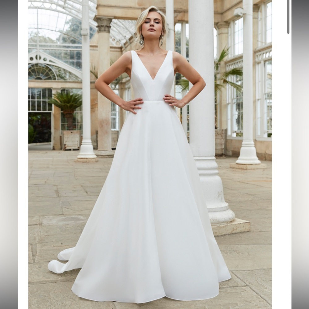 Sassi Holford Imogen Wedding Dress